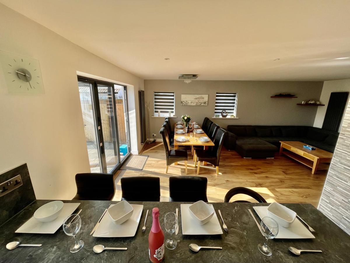 Four Corners Holiday Home Hot Tub & Sauna Ferndown Exterior foto