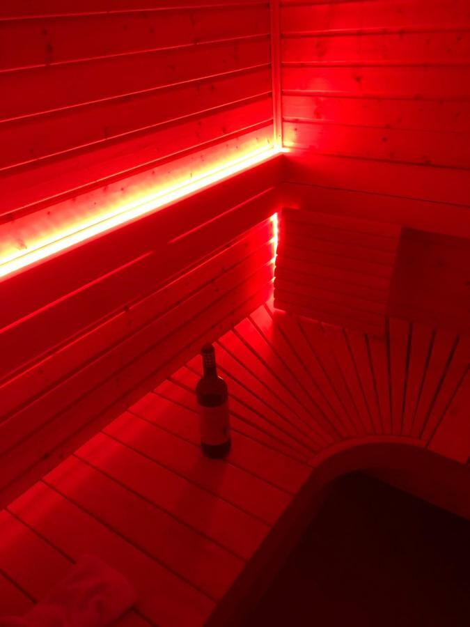Four Corners Holiday Home Hot Tub & Sauna Ferndown Exterior foto